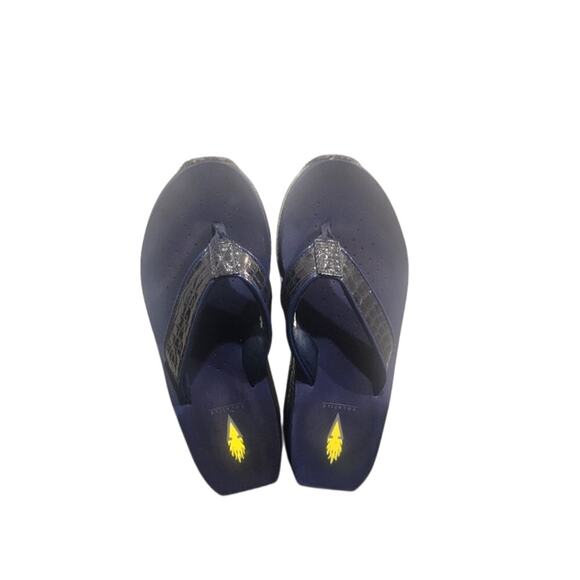 Violatile Flip Flops Thong Wedge Sandals Sz 7 Navy Blue Embossed Slip-On - Picture 1 of 12